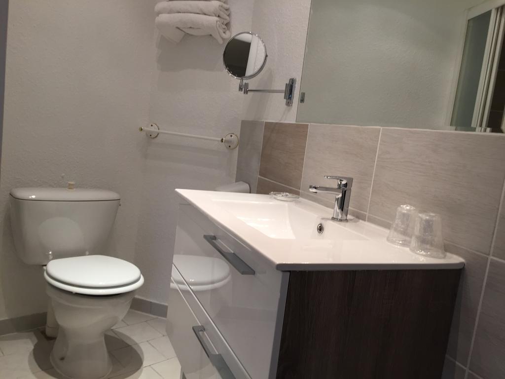 Hotel Le Faisan Монлюсон Номер фото