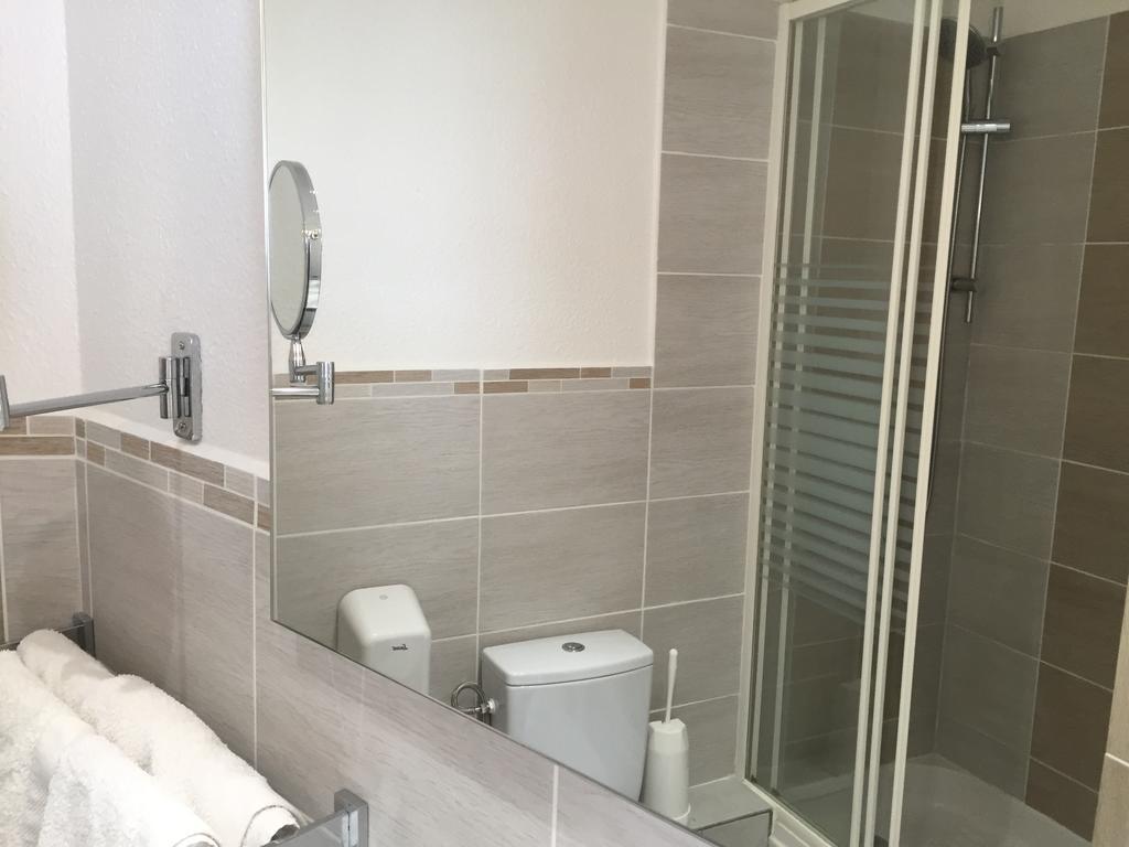 Hotel Le Faisan Монлюсон Экстерьер фото